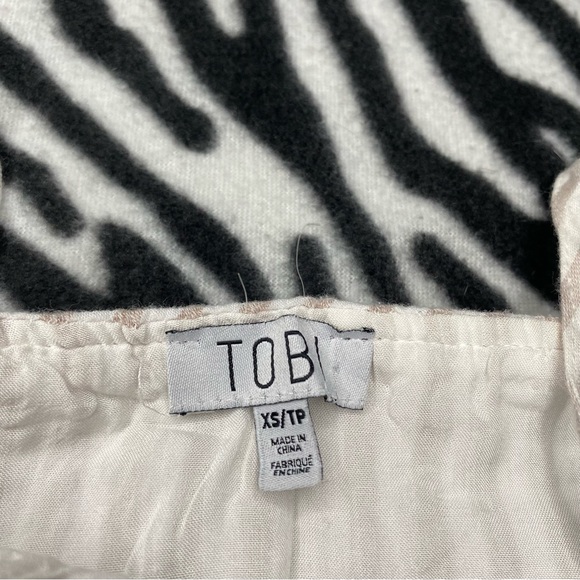 Tobi Off Shoulder Blouse - Picture 4 of 4